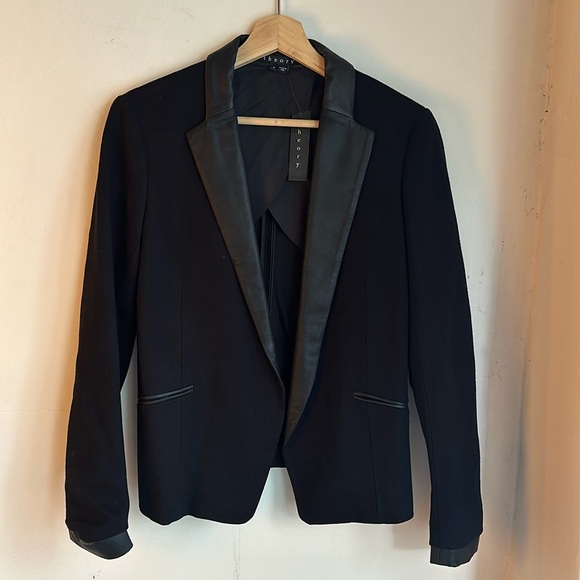Theory Leandria Blazer - Women’s - Picture 1 of 7